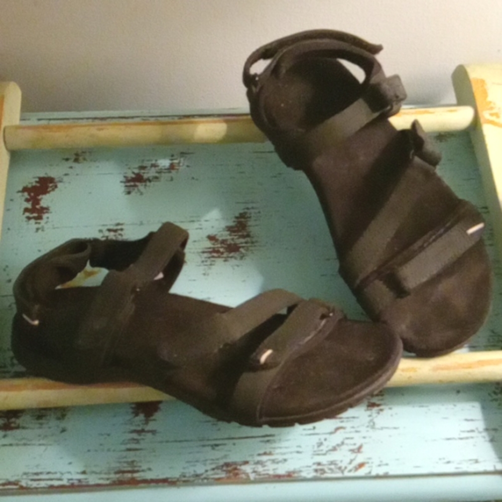 New Balance sandals